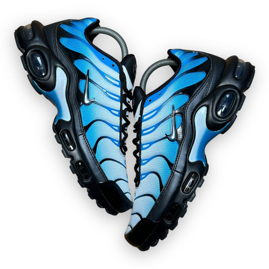 EU42 - US8.5 - UK7.5 • Air Max Plus Gradient Blue