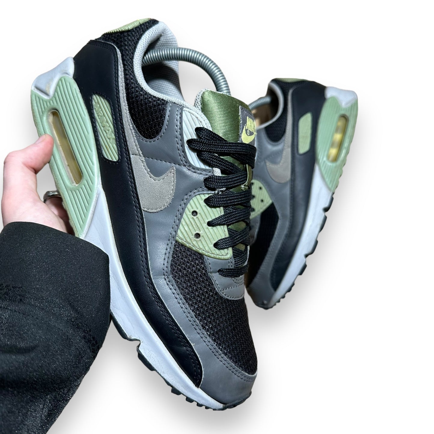 EU44 - US10 - UK9 • Air Max 90 Oil Green Grey