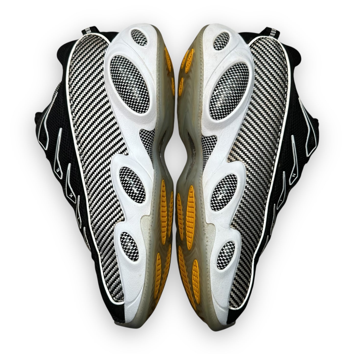 EU45 - US11 - UK10 • NOCTA Glide Black White