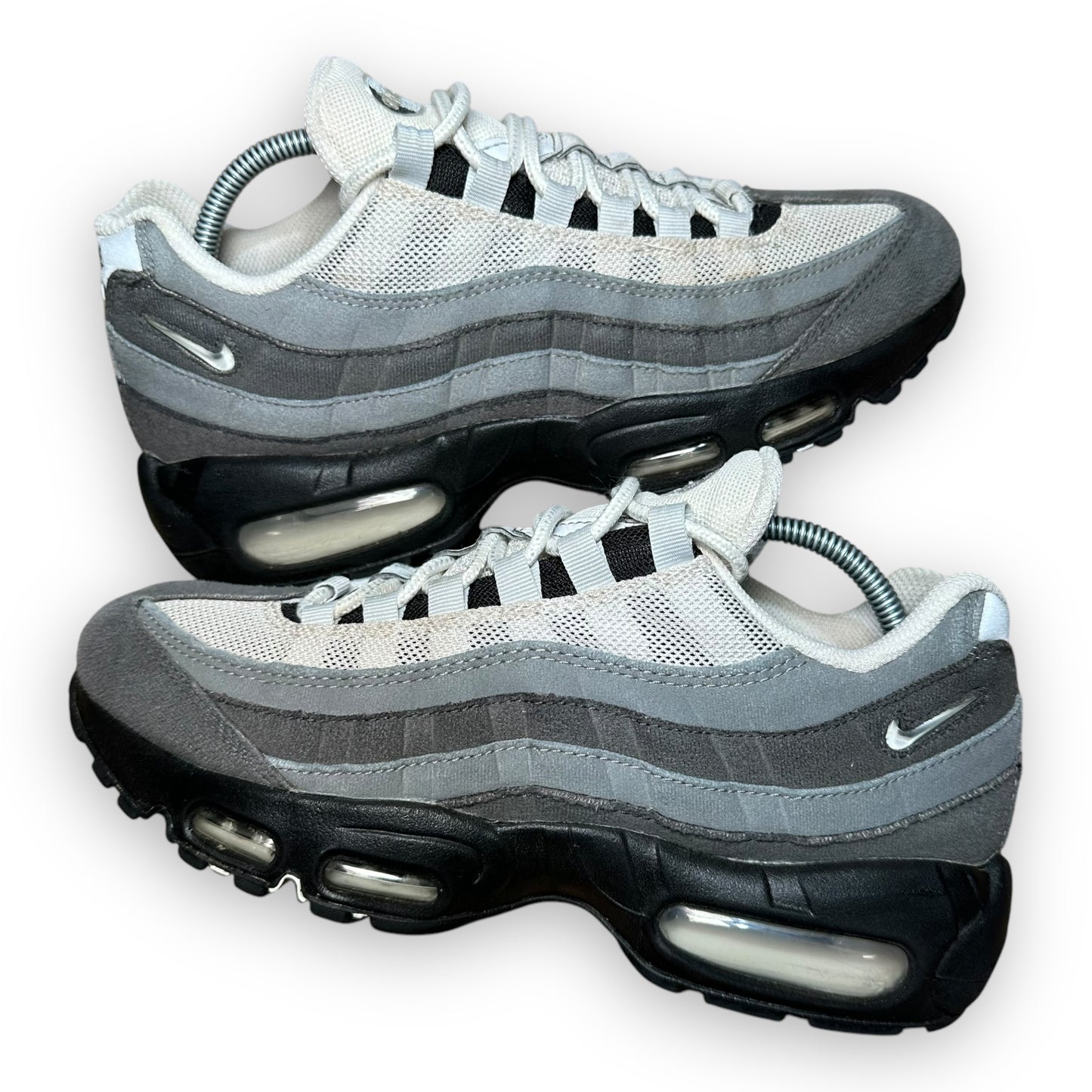 EU40 - US7 - UK6 • Air Max 95 Grey Jewel