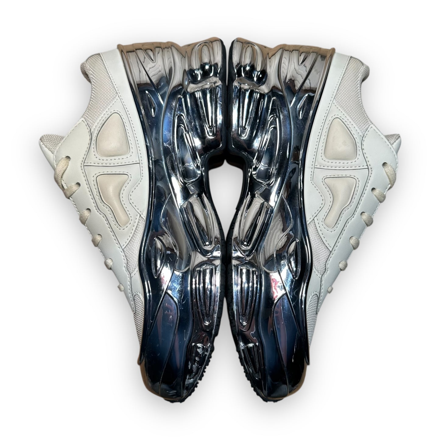 EU41 - US8 - UK7 • Ozweego Raf Simons Cream White Silver Metallic
