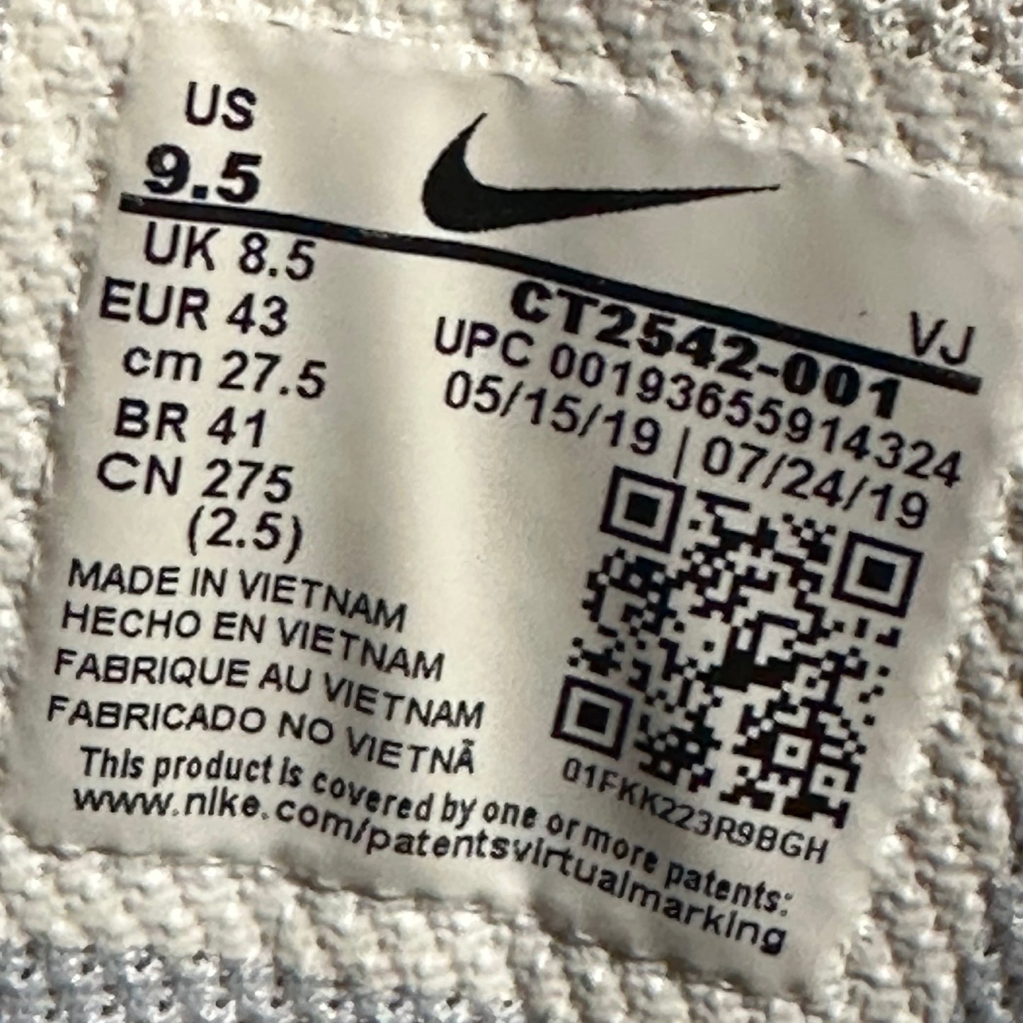 EU43 - US9.5 - UK8.5 • Air Max Plus Pure Platinum Black
