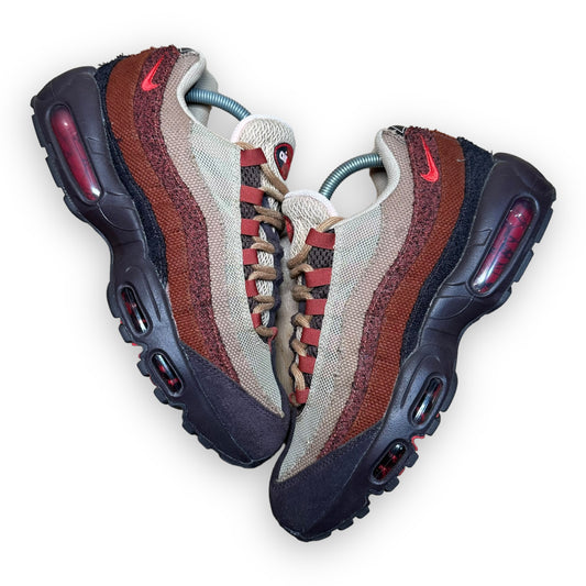 EU44 - US10 - UK9 • Air Max 95 Anatomy of Air Brown