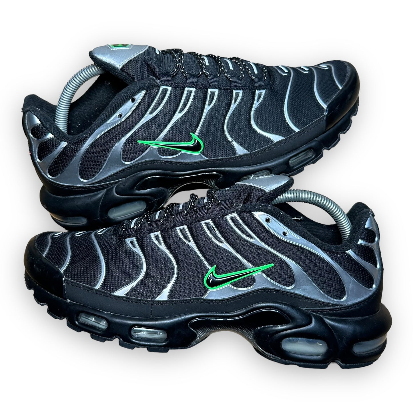 EU45 - US11 - UK10 • Air Max Plus Black Silver Green Strike