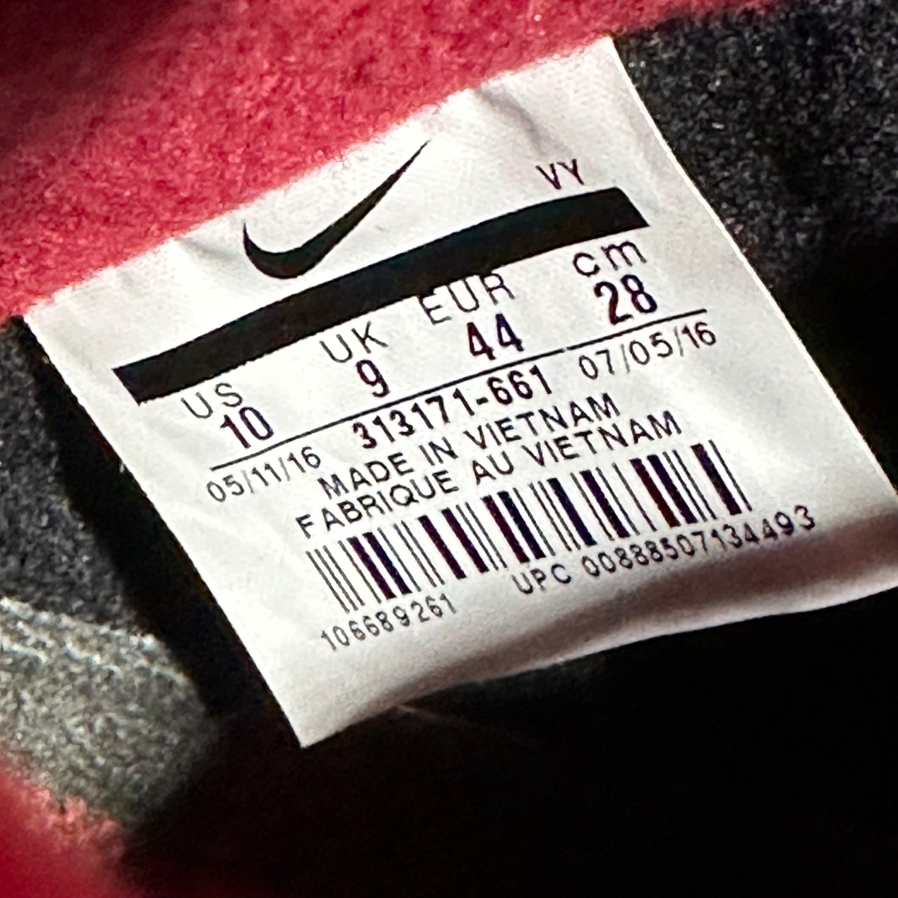 SB Dunk High Red Velvet