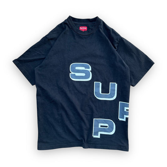 Tee Supreme Stagger Black FW18 (M)
