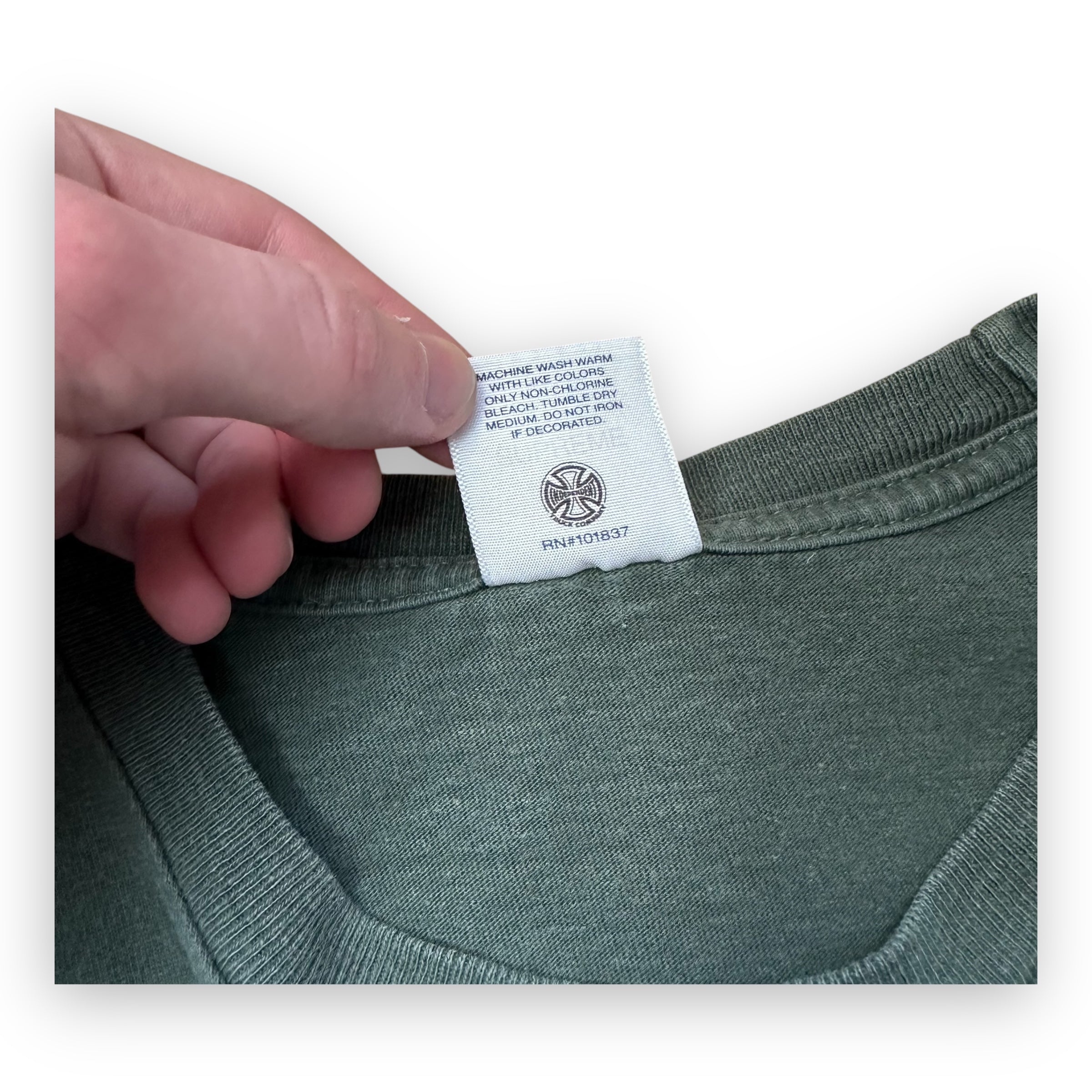 Tee Supreme Independant Old English Dark Green FW17