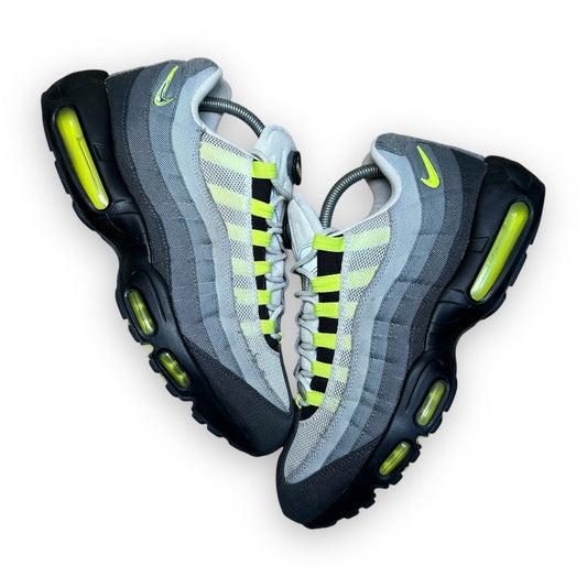 EU44.5 - US10.5 - UK9.5 • Air Max 95 Patch OG Neon