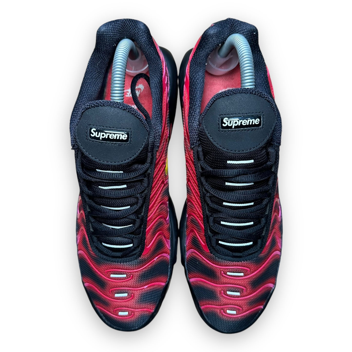 EU42 - US8.5 - UK7.5 • Air Max Plus Supreme Black